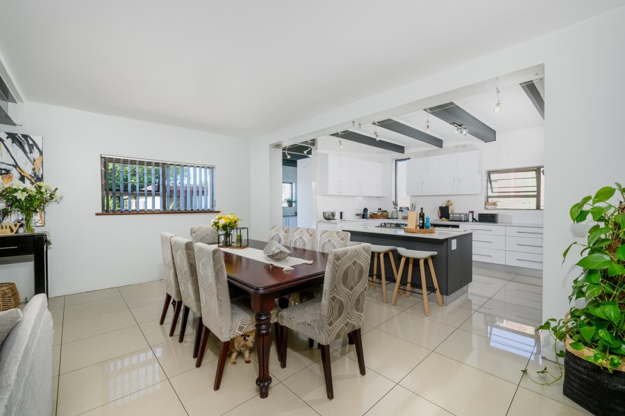 8 Bedroom Property for Sale in Summerstrand Eastern Cape